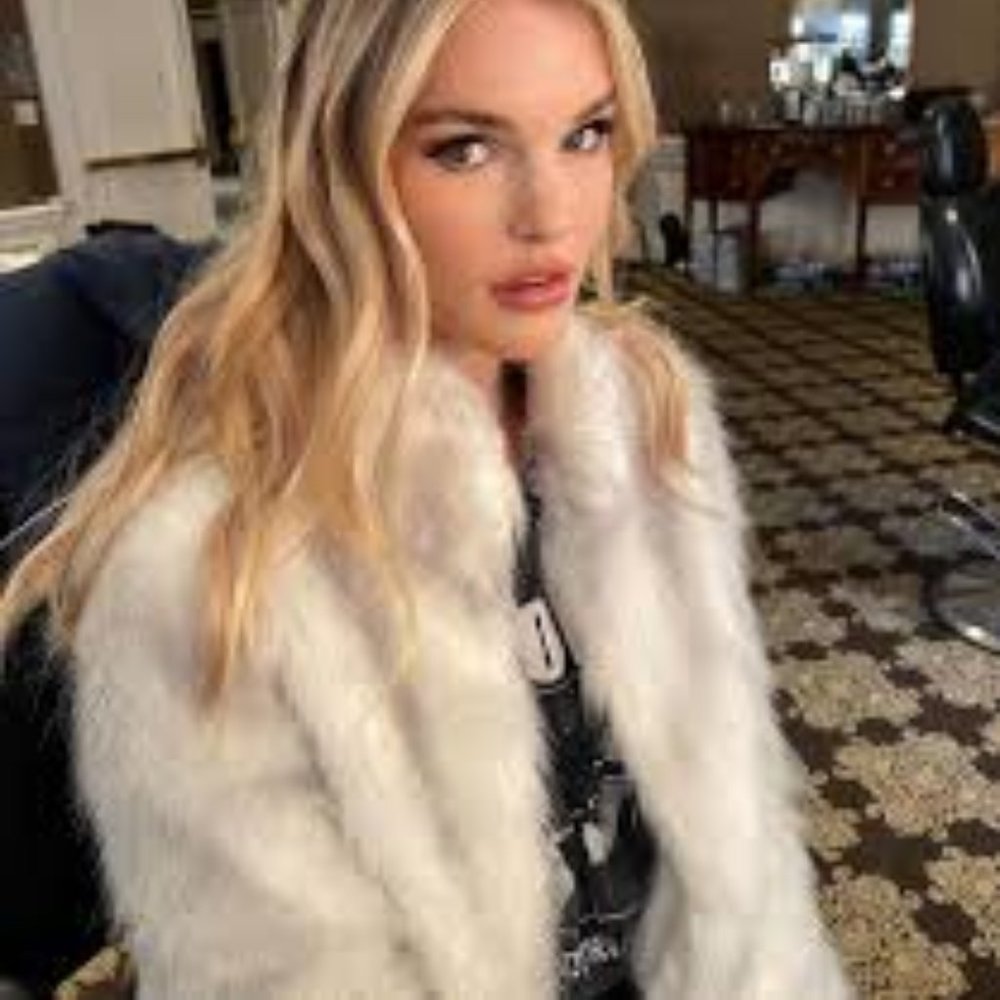 Unreal Fur Fur Delish Swiss white